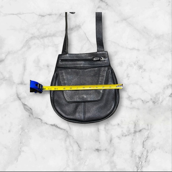 Black
Leather travelsmith - Picture 3 of 8